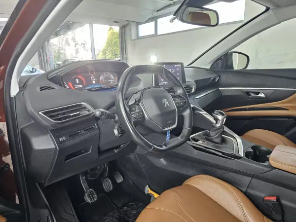 Peugeot 3008 2018 - 17990 EUR, 122503 km - AUTO.MOTO.pt - 122503km - foto 14 de 25