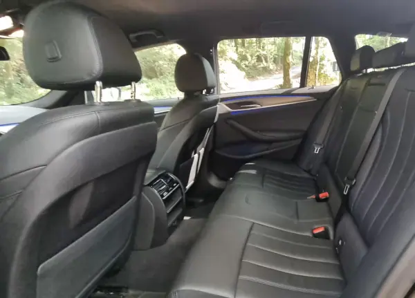 BMW 520 2019 - 31750 EUR, 130000 km - AUTO.MOTO.pt - 130000km - foto 17 de 25