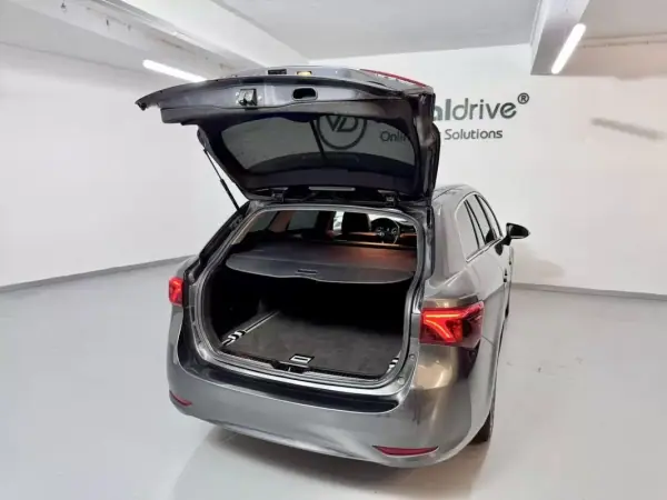 Toyota Avensis Touring Sports 2015 - 13750 EUR, 144000 km - AUTO.MOTO.pt - 144000km - foto 54 de 58
