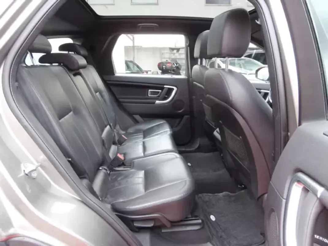 Land Rover Discovery Sport 2017 - 22500 EUR, 165585 km - 165585km - foto 30 de 37