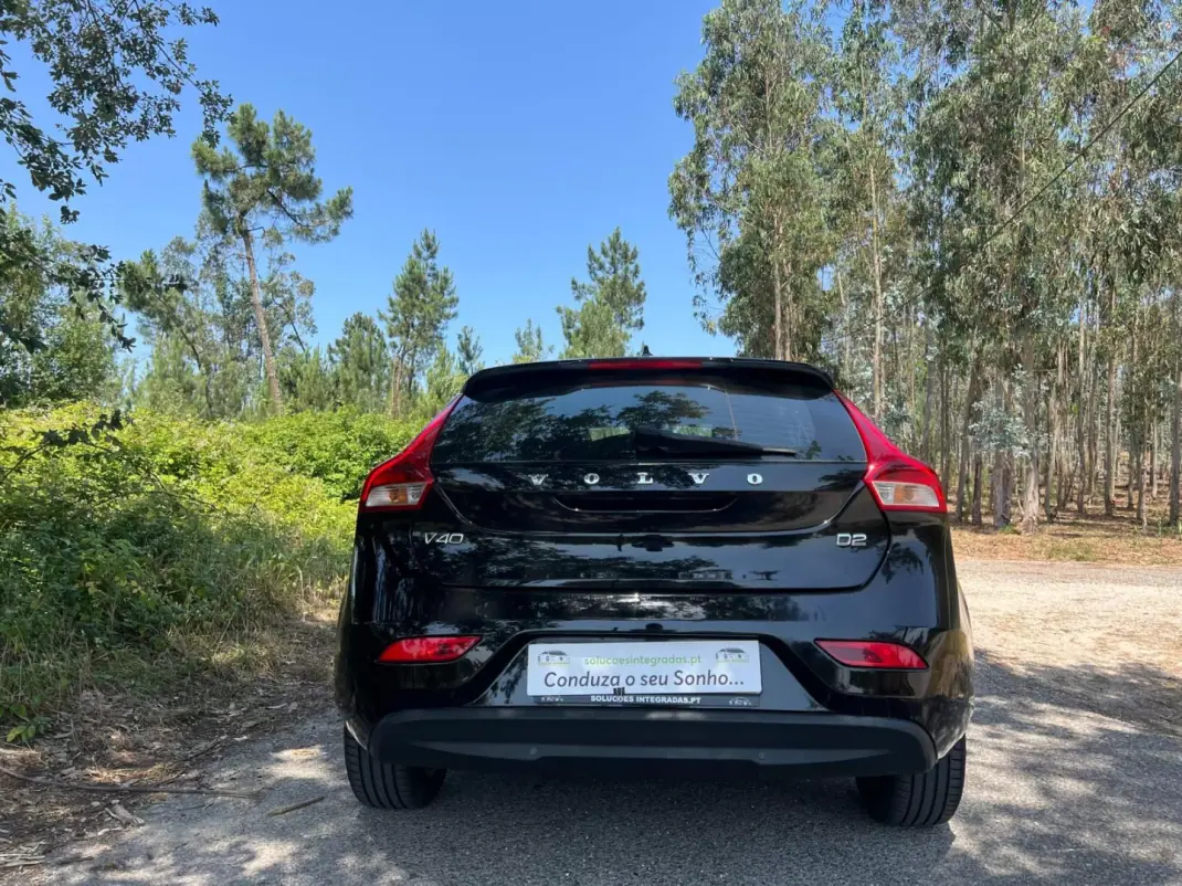 Volvo V40 2017 - 15900 EUR, 120000 km - AUTO.MOTO.pt - 120000km - foto 2 de 39
