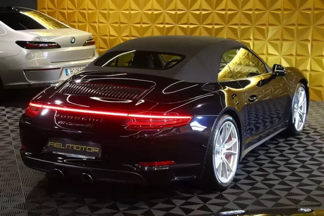 Porsche 911 2017 - 119000 EUR, 75000 km - 75000km - foto 35 de 40
