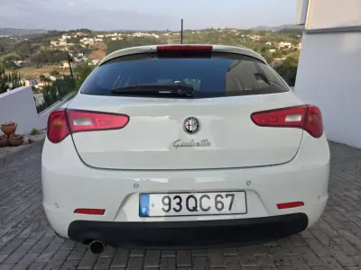 Alfa Romeo Giulietta 2015 - 13500 EUR, 148000 km - AUTO.MOTO.pt - 148000km - foto 20 de 49