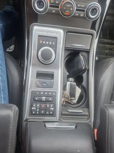 Land Rover Range Rover Sport 2012 - 23500 EUR, 114000 km - 114000km - foto 16 de 19