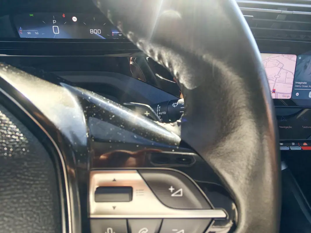 Peugeot 308 2022 - 19500 EUR, 130000 km - AUTO.MOTO.pt - 130000km - foto 32 de 37