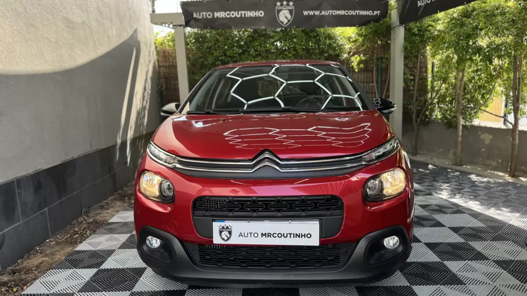 Citroën C3 2017 - 9900 EUR, 181792 km - AUTO.MOTO.pt - 181792km - foto 1 de 9