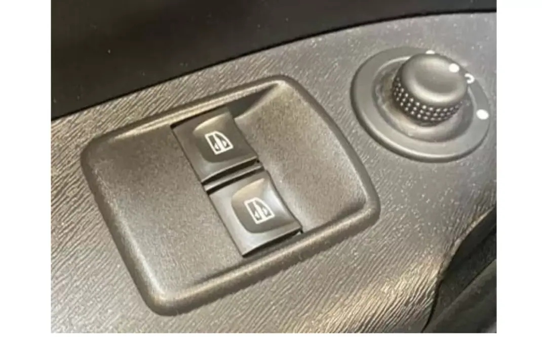 Renault 21 2021 - 18490 EUR, 112290 km - AUTO.MOTO.pt - 112290km - foto 12 de 14