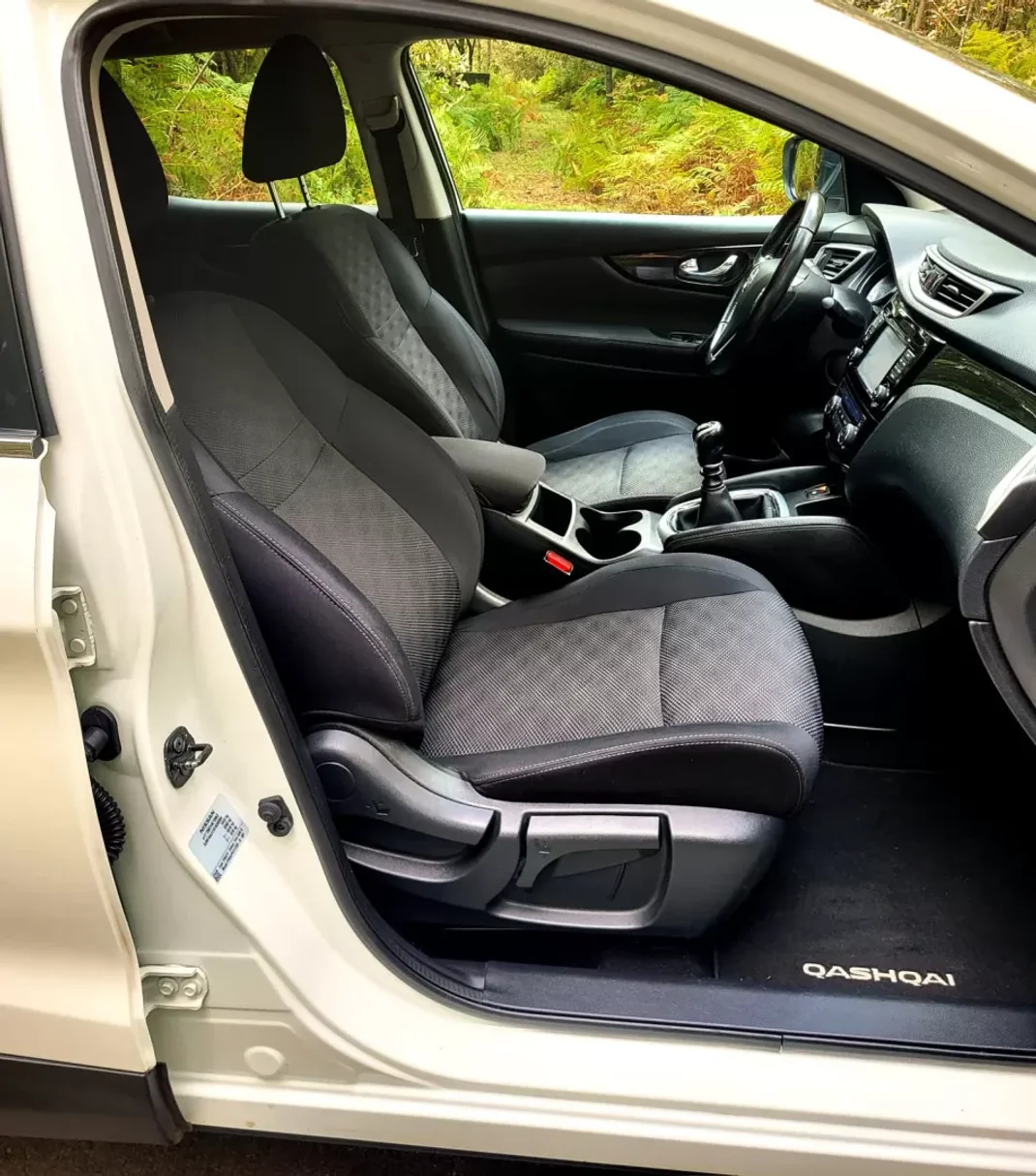 Nissan Qashqai 2016 - 15990 EUR, 153000 km - AUTO.MOTO.pt - 153000km - foto 22 de 24