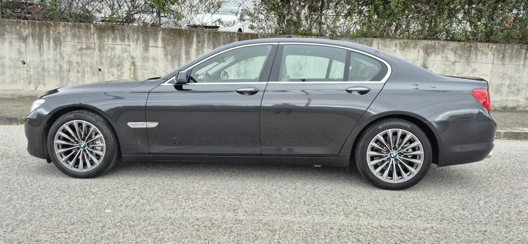 BMW 730 2009 - 13750 EUR, 304000 km - AUTO.MOTO.pt - 304000km - foto 4 de 44