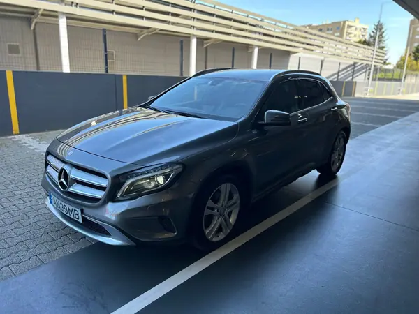 Mercedes-Benz GLA 180 2015 - 16950 EUR, 235000 km - AUTO.MOTO.pt - 235000km - foto 2 de 15