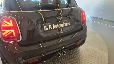 MINI Cooper 2019 - 25500 EUR, 96321 km - AUTO.MOTO.pt - 96321km - foto 21 de 53