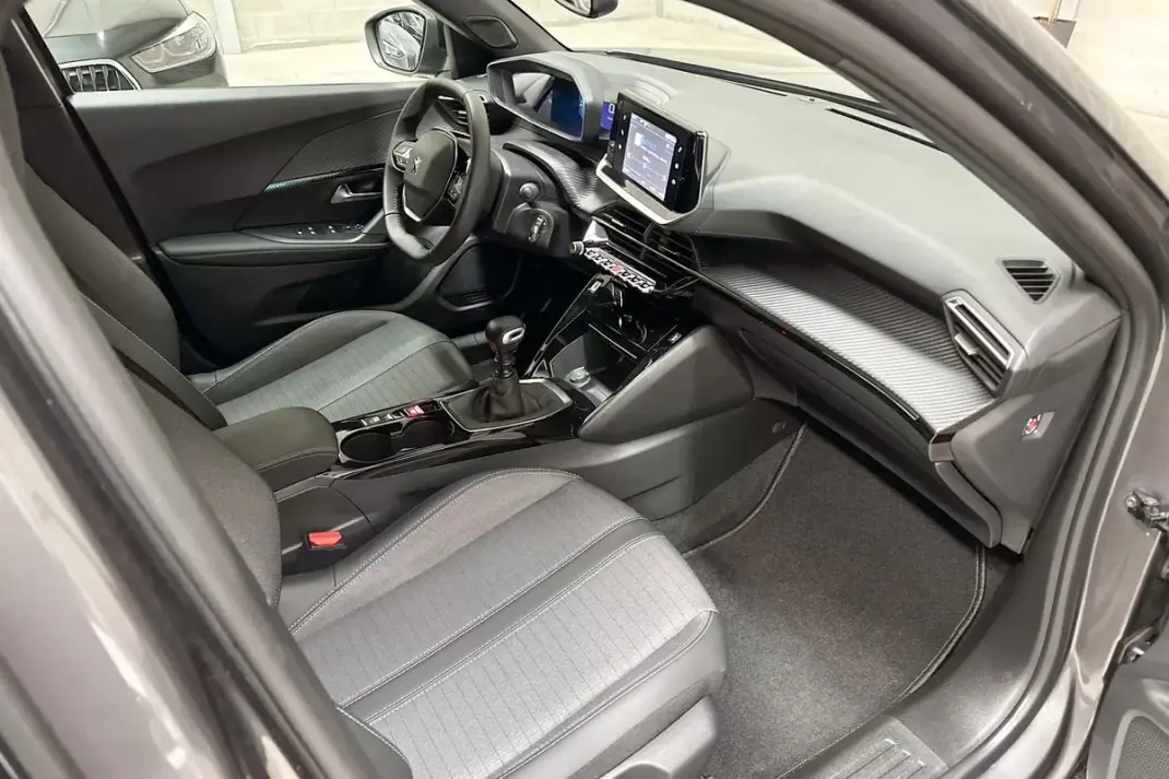 Peugeot 2008 2023 - 17450 EUR, 19220 km - AUTO.MOTO.pt - 19220km - foto 10 de 49