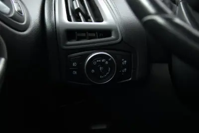 Ford Focus 2018 - 14990 EUR, 104000 km - AUTO.MOTO.pt - 104000km - foto 26 de 29