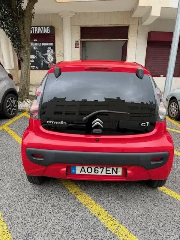 Citroën C1 2012 - 5500 EUR, 140000 km - AUTO.MOTO.pt - 140000km - foto 10 de 19