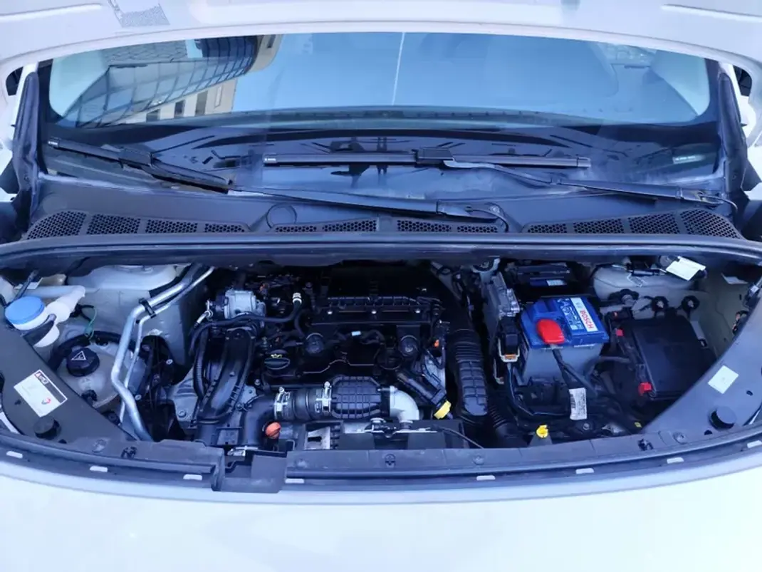 Peugeot Partner 1.6 HDI , 3 Lug. , Iva Dedutivel 2019 - 12480 EUR, 131000 km - AUTO.MOTO.pt - 131000km - foto 28 de 29