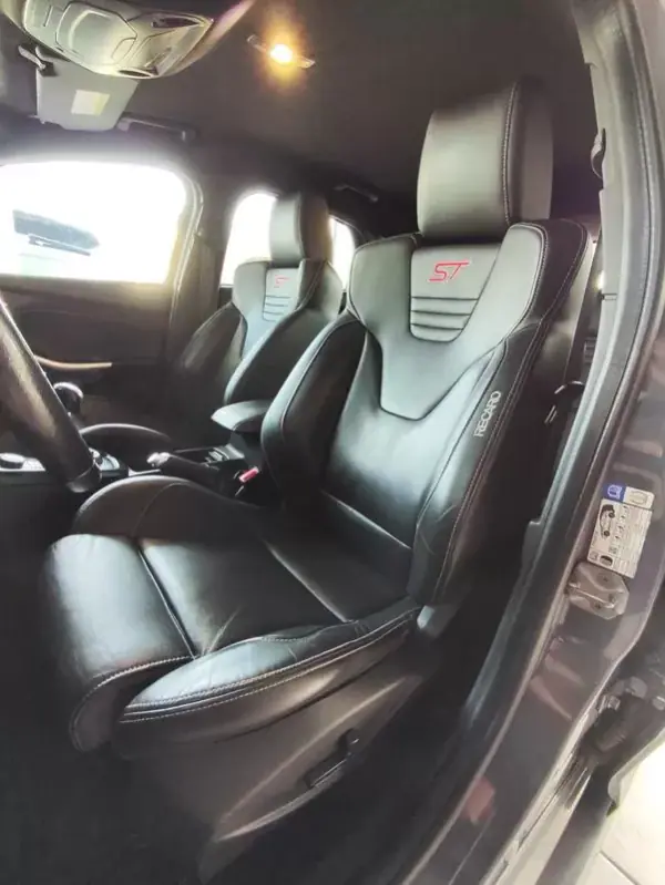 Ford Focus 2015 - 20500 EUR, 125550 km - AUTO.MOTO.pt - 125550km - foto 26 de 40
