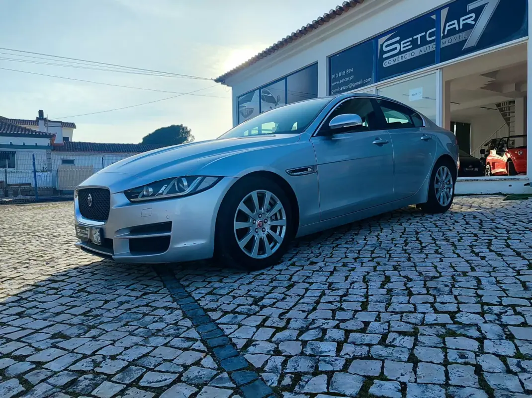 Jaguar XE 2016 - 15900 EUR, 120000 km - AUTO.MOTO.pt - 120000km - foto 3 de 22