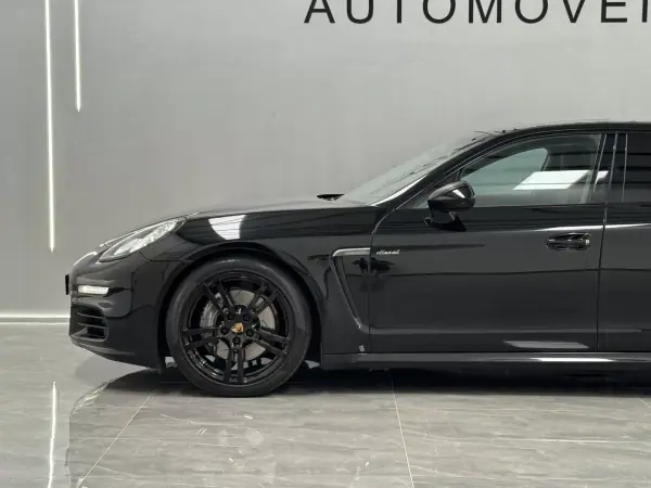 Porsche Panamera 2015 - 33990 EUR, 247000 km - AUTO.MOTO.pt - 247000km - foto 5 de 44