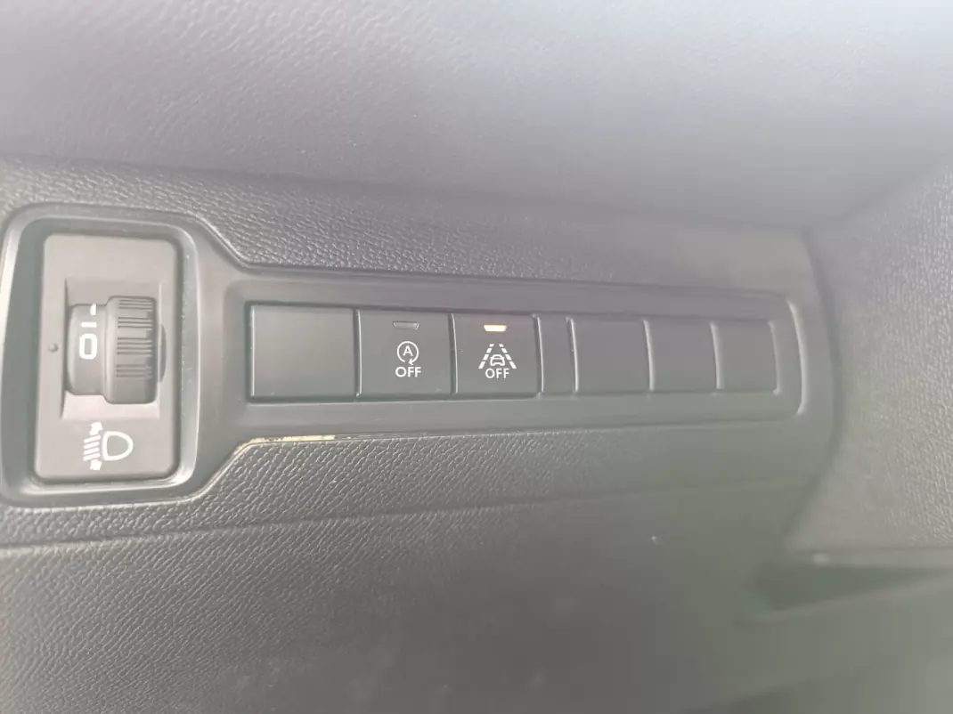 Peugeot 308 2020 - 13900 EUR, 168102 km - AUTO.MOTO.pt - 168102km - foto 19 de 28