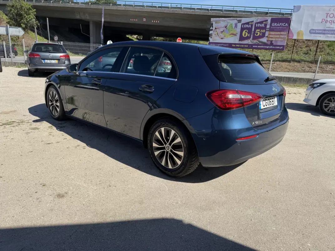 Mercedes-Benz A 180 2020 - 23900 EUR, 140000 km - AUTO.MOTO.pt - 140000km - foto 3 de 13
