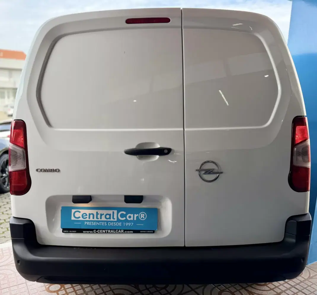 Opel COMBO 2024 - 16950 EUR, 80000 km - 80000km - foto 9 de 23