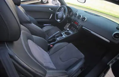 Audi TT Roadster 2009 - 12990 EUR, 216600 km - AUTO.MOTO.pt - 216600km - foto 20 de 28
