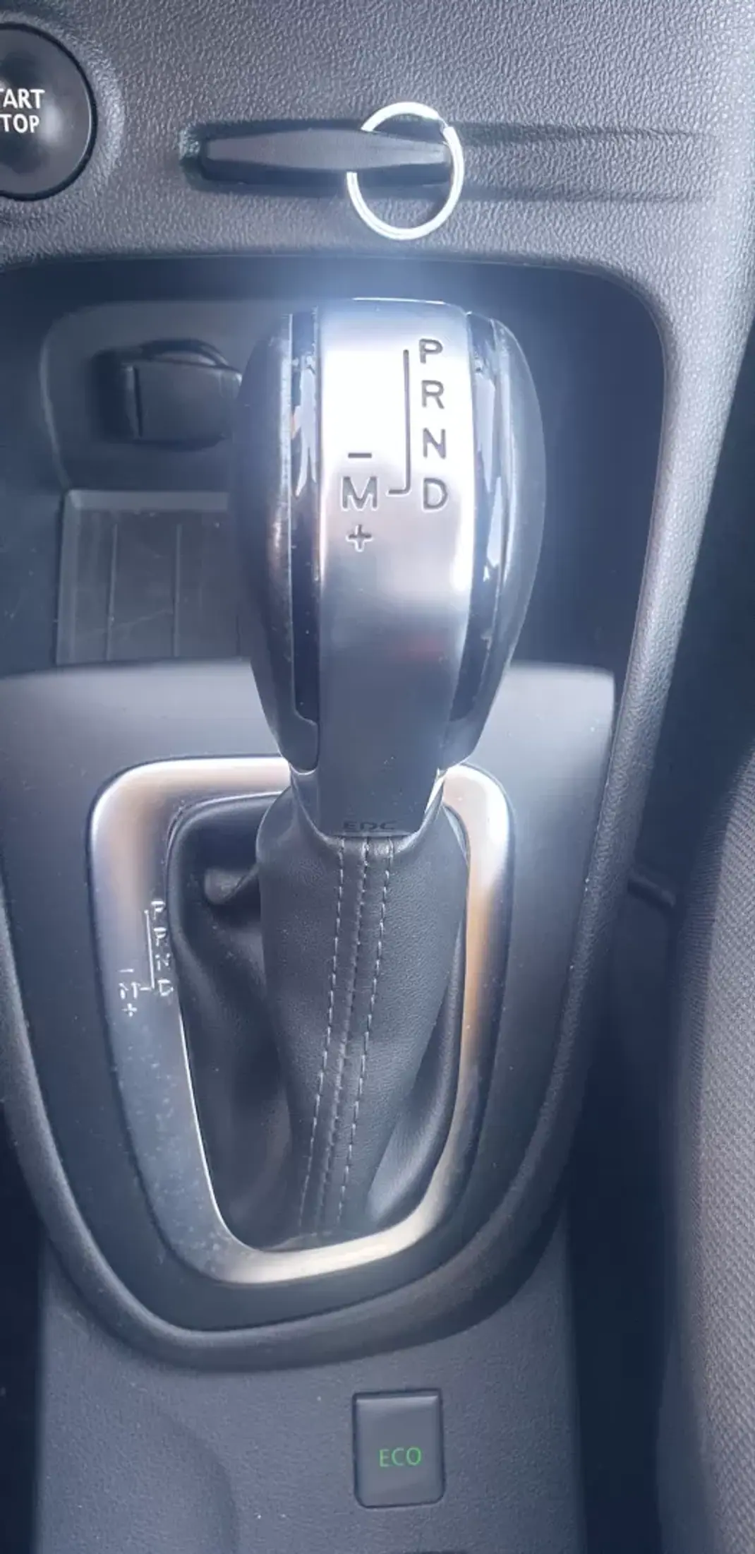 Renault Captur 2019 - 14950 EUR, 107000 km - AUTO.MOTO.pt - 107000km - foto 10 de 11