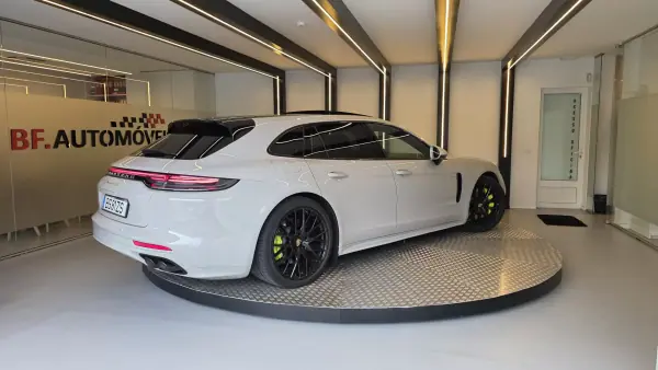 Porsche Panamera Sport Turismo 2024 - 119900 EUR, 45564 km - AUTO.MOTO.pt - 45564km - foto 19 de 63