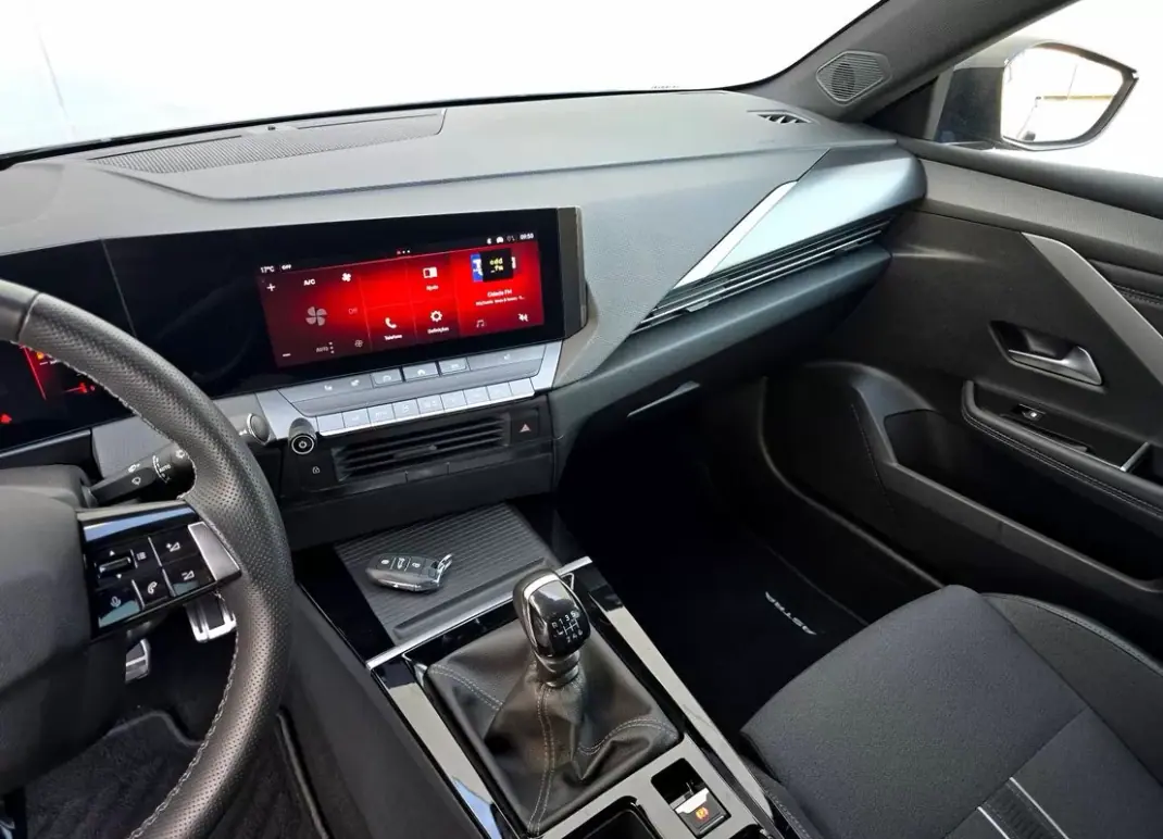 Opel Astra 2023 - 19900 EUR, 16940 km - AUTO.MOTO.pt - 16940km - foto 21 de 39