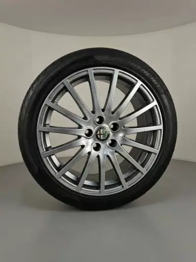 Alfa Romeo Giulietta 2011 - 9990 EUR, 177008 km - AUTO.MOTO.pt - 177008km - foto 18 de 18