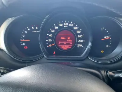 Kia Ceed 2017 - 10500 EUR, 106000 km - AUTO.MOTO.pt - 106000km - foto 12 de 26