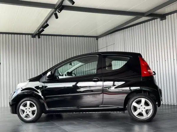 Peugeot 107 2011 - 6500 EUR, 168500 km - AUTO.MOTO.pt - 168500km - foto 19 de 39