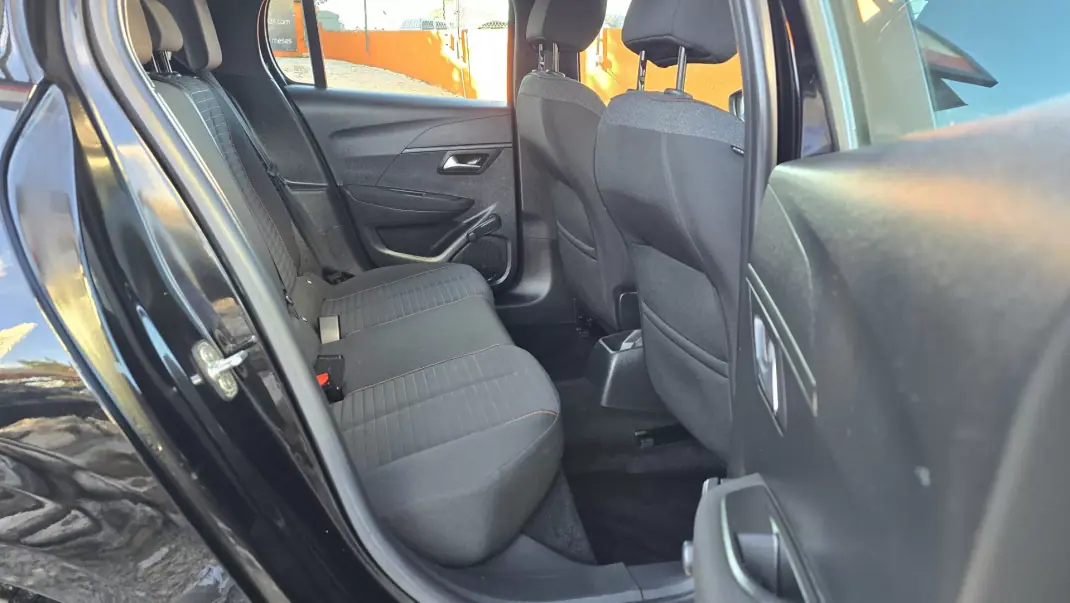 Peugeot 208 2019 - 13950 EUR, 39390 km - AUTO.MOTO.pt - 39390km - foto 16 de 19
