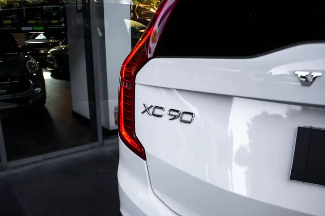 Volvo XC 90 2022 - 47000 EUR, 132399 km - AUTO.MOTO.pt - 132399km - foto 11 de 43