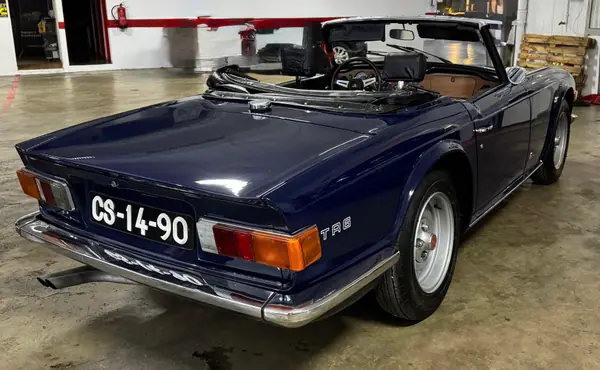 Triumph TR6 1973 - 25000 EUR, 59000 km - AUTO.MOTO.pt - 59000km - foto 11 de 15