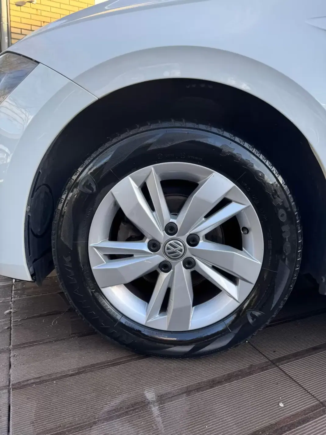 Volkswagen Polo 2019 - 10999 EUR, 129000 km - AUTO.MOTO.pt - 129000km - foto 6 de 10