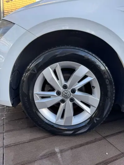 Volkswagen Polo 2019 - 10999 EUR, 129000 km - AUTO.MOTO.pt - 129000km - foto 6 de 10