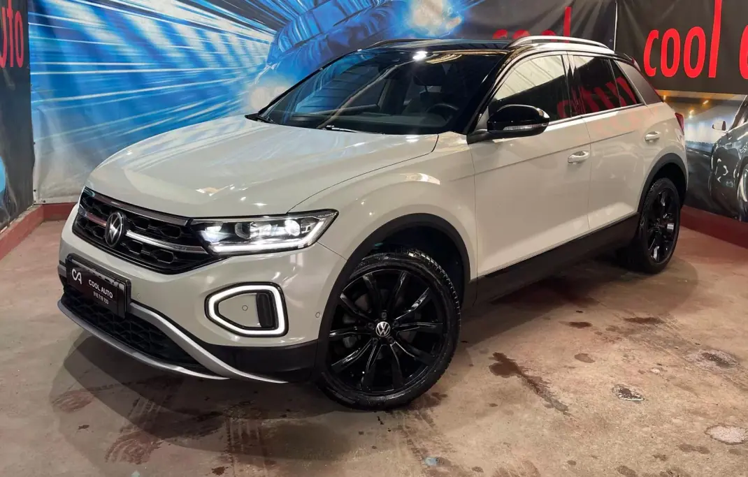 Volkswagen T-Roc 2023 - 21100 EUR, 51000 km - AUTO.MOTO.pt - 51000km - foto 1 de 49