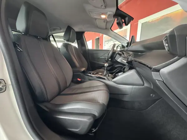 Peugeot 208 2021 - 14500 EUR, 52963 km - AUTO.MOTO.pt - 52963km - foto 14 de 22