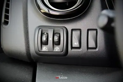 Nissan NV300 2020 - 21500 EUR, 102000 km - AUTO.MOTO.pt - 102000km - foto 19 de 20