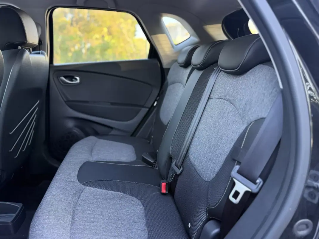 Renault Captur 2019 - 15699 EUR, 5800 km - AUTO.MOTO.pt - 5800km - foto 12 de 13