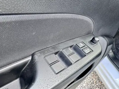 Suzuki Swift 2015 - 8990 EUR, 178000 km - AUTO.MOTO.pt - 178000km - foto 11 de 28