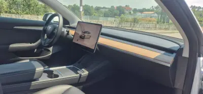 Tesla Model 3 2022 - 30000 EUR, 48000 km - AUTO.MOTO.pt - 48000km - foto 12 de 18