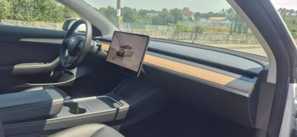 Tesla Model 3 2022 - 30000 EUR, 48000 km - AUTO.MOTO.pt - 48000km - foto 12 de 18