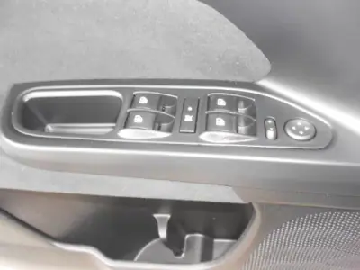 Fiat Tipo 2018 - 13500 EUR, 106069 km - AUTO.MOTO.pt - 106069km - foto 11 de 12