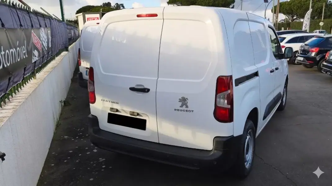 Peugeot 2021 - 13990 EUR, 106734 km - AUTO.MOTO.pt - 106734km - foto 3 de 4