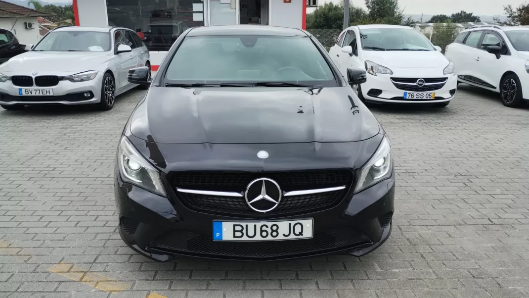 Mercedes-Benz CLA 200 2016 - 19999 EUR, 199000 km - AUTO.MOTO.pt - 199000km - foto 1 de 33