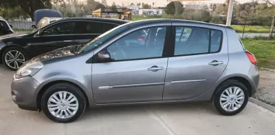 Renault Clio 2010 - 5990 EUR, 290000 km - AUTO.MOTO.pt - 290000km - foto 3 de 15