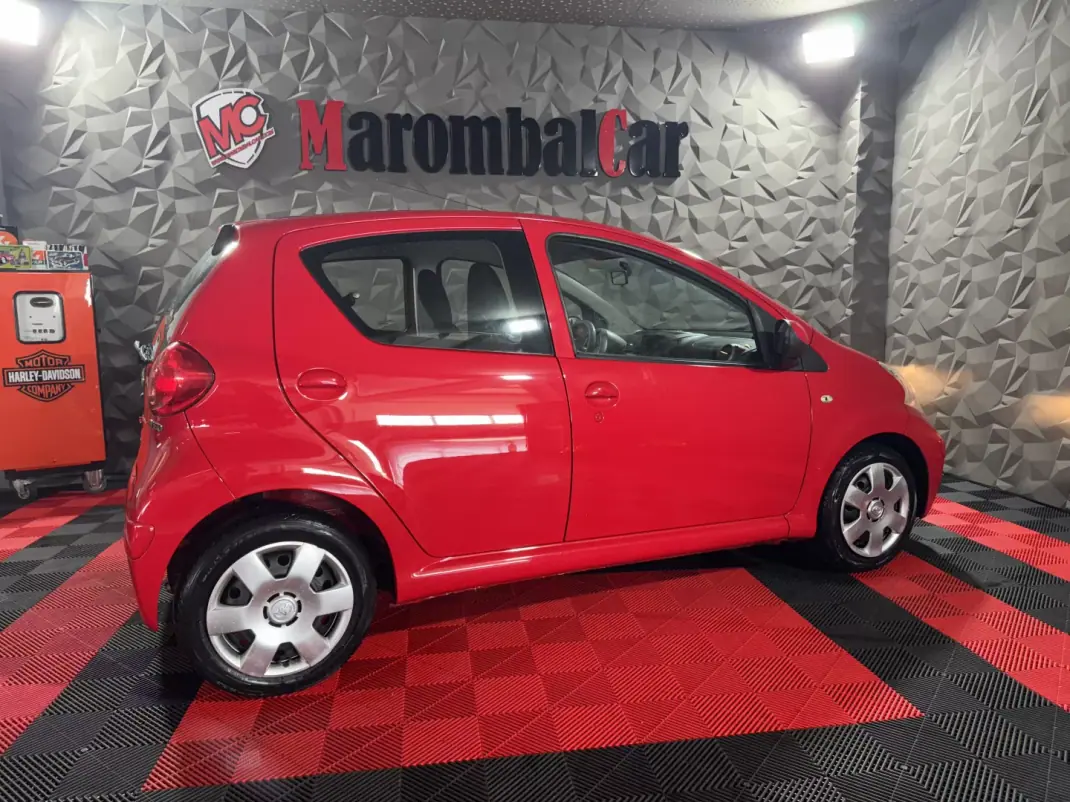 Toyota Aygo 2009 - 5250 EUR, 123137 km - AUTO.MOTO.pt - 123137km - foto 2 de 27