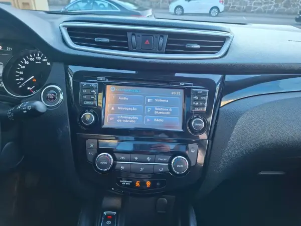 Nissan Qashqai 2015 - 12900 EUR, 138773 km - AUTO.MOTO.pt - 138773km - foto 34 de 39